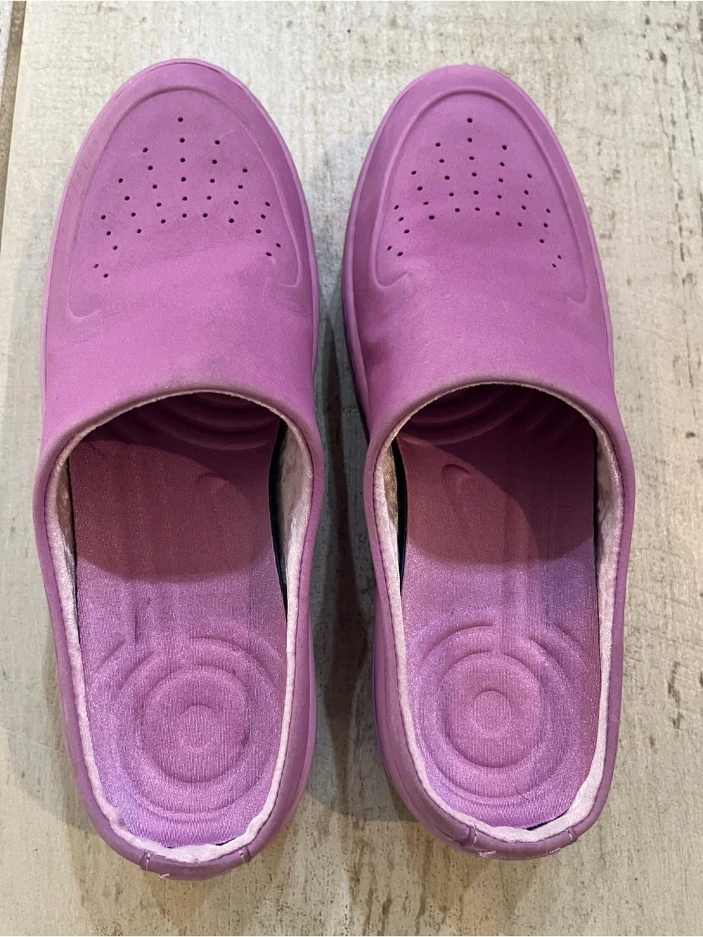 Nike Women's Slip-On Clogs in Pink size 8.5